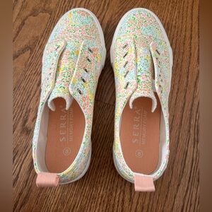 Serra memory foam laceless sneakers size 8